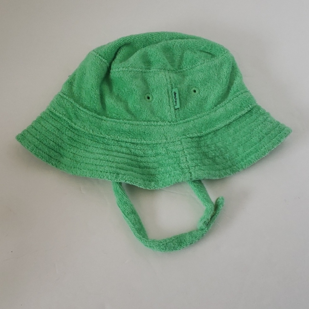Gap - BabyGap Green bucket hat size 3-6 months